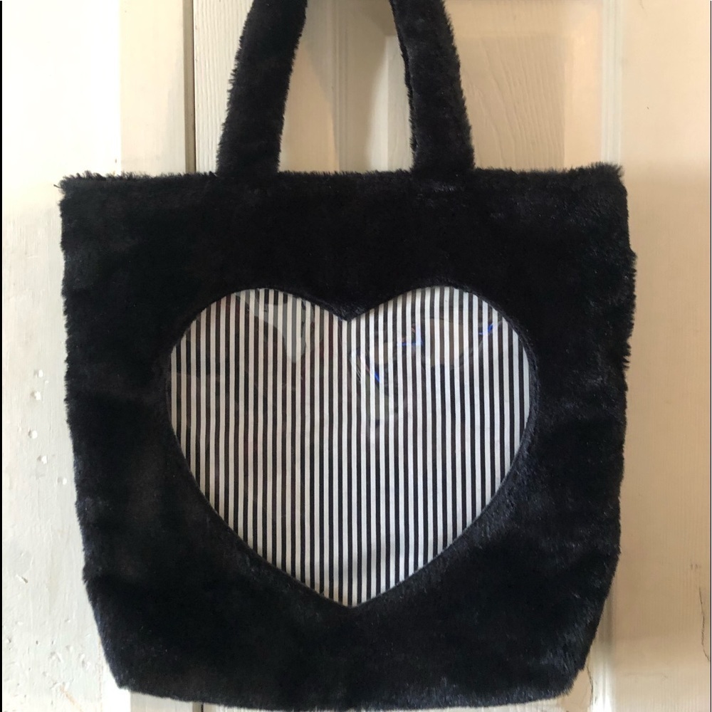 ❤️🌺🎉❤️🌺Betsey Johnson handbag 🌺👜❤️🎉🎊